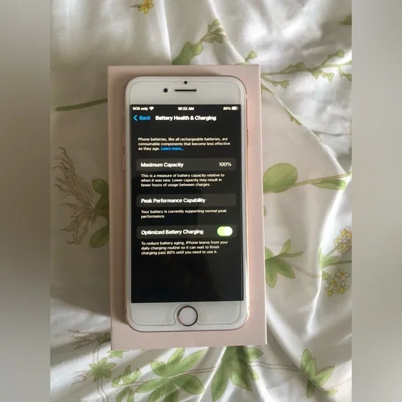 Apple iPhone 8 64gb - Picture 2 of 8